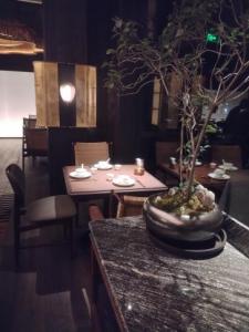 新都区和成峰景道周边灯具一站式服务，点亮生活更享实惠！ 家中灯具换新找邓师傅专业灯具批发销售安装维修一站式服务