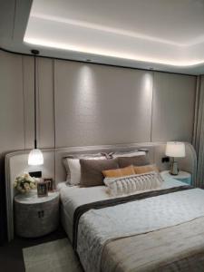 成都金牛区国际商贸城旁，灯具 + 浴霸 + 凉霸源头工厂直供中心重磅亮相！集设计、生产、批发、销售于一体，全品类覆盖无中间商，让利多销，助力商户抢占市场先机！