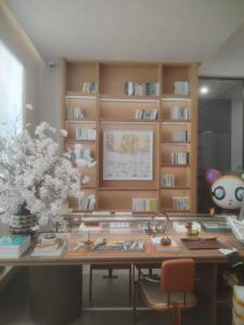 四川成都非标定制灯具领域，我们以“研发为核、生产为基、批发为脉、销售为桥”，打造全产业链一站式服务