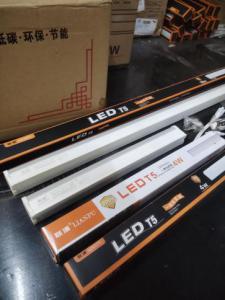 成都周边买灯具找邓师傅专注灯具19年，生产批发销售一站式服务，现货供应