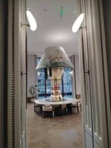 中山古镇源头工厂直属成都分公司，我们打破地域与渠道壁垒，实现潮流好灯“工厂直供直达”，省去所有中间代理商加价环节，让蓉城客户以亲民出厂价