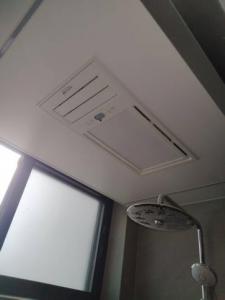 成都旧灯换新灯，找成都邓师傅专注灯具批发销售安装配送，成都找专业靠谱的灯具灯光维保公司哪里有？