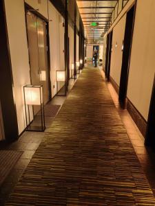 LED T5 灯管和 T8 灯管批发厂家｜厂房办公室改造日光灯管供货价，成都邓师傅灯具批发销售安装维修维保服务中心，欢迎您