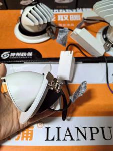 新津楼梯灯衣柜灯定制批发安装维修服务中心，邓师傅专业照明团队专业生产加工批发销售19 年
